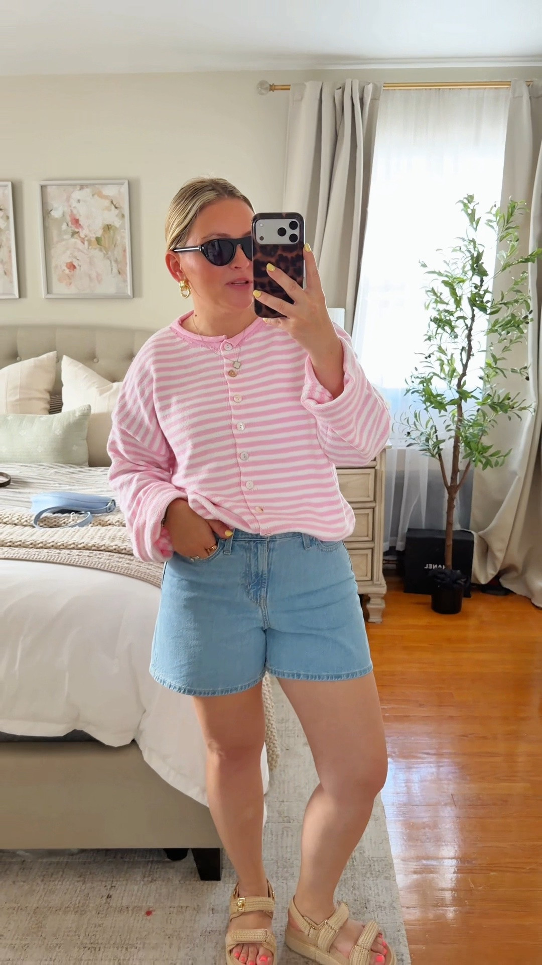 Cutest mom fit 🎀

5’5 || 145ish lbs || wearing a large in the cargigan for an oversized fit and 6 in the shorts

#LTKmomlife #LTKSaleAlert #LTKootd