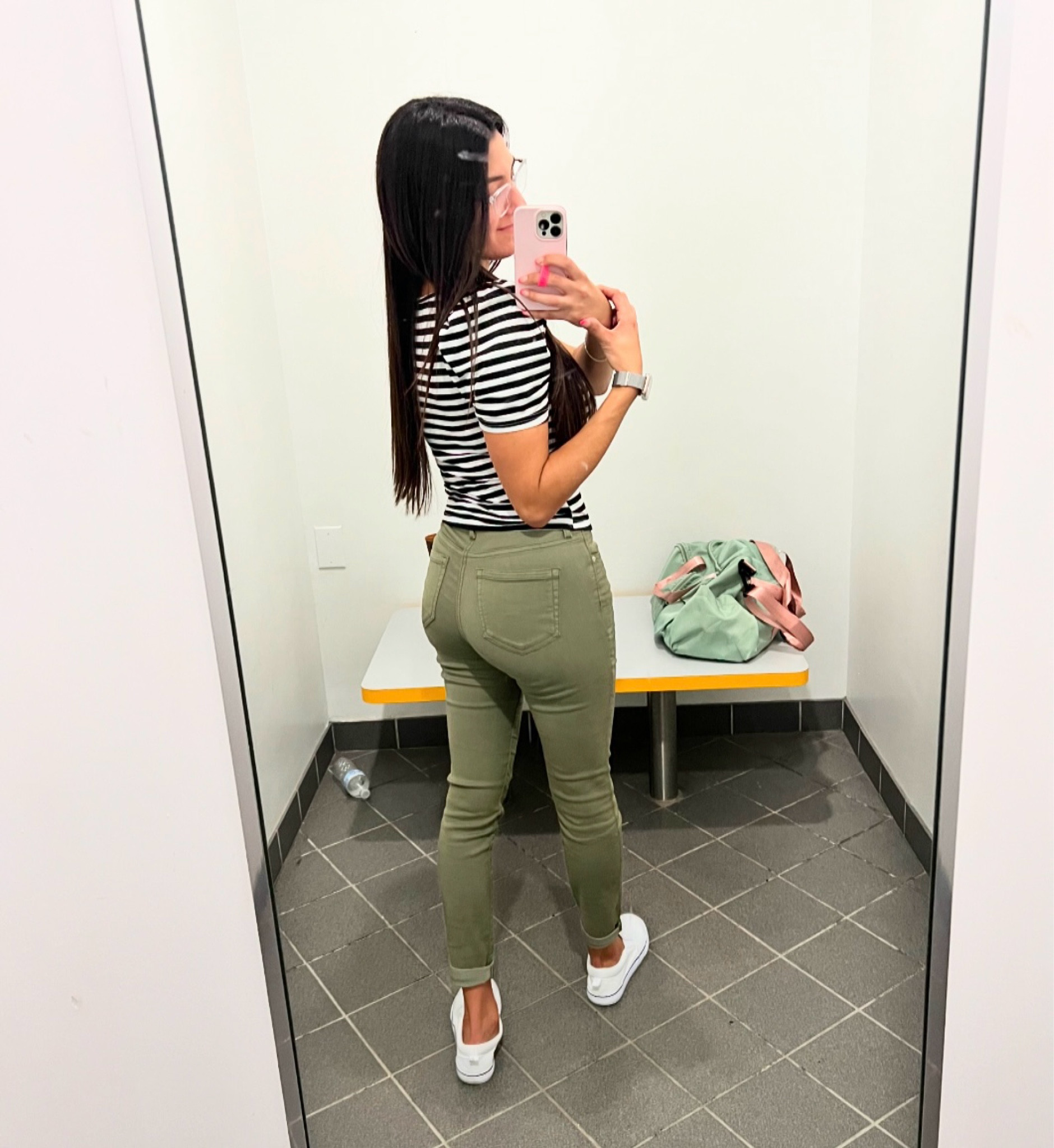 You NEED these jeans in your closet and here’s why: They are Amazon brand, super affordable, they have short, regular and long length which I love being on the taller side, they are a mid to high rise which I think is perfect, they make your booty pop 🍑🙌 annnnddd they come in multiple colors including regular blue jean. You need them!! 
I’m in a 4 regular for reference and I’m 5’7 🤗