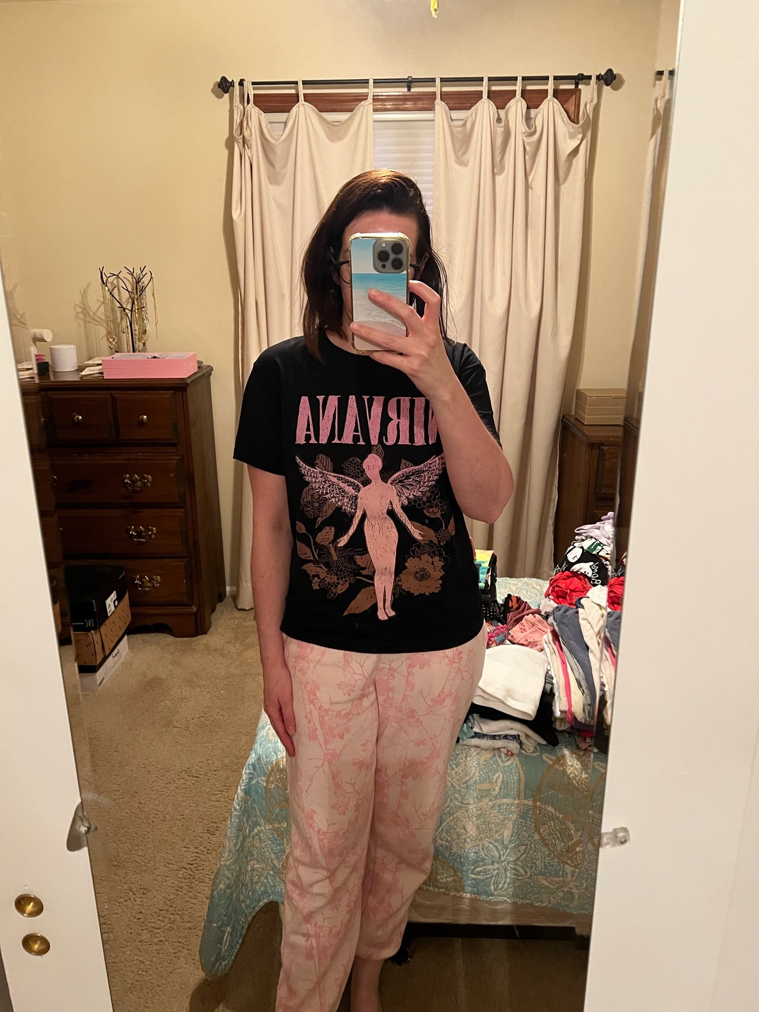 Black nirvana graphic t-shirt (s). Pink cloud sweatpants (s). #tshirt #graphictshirt #blacktshirt #nirvanatshirt #joggers #pinkjoggers #pinksweatpants #casualoutfit @Target @Walmart

#LTKootd #LTKSeasonal