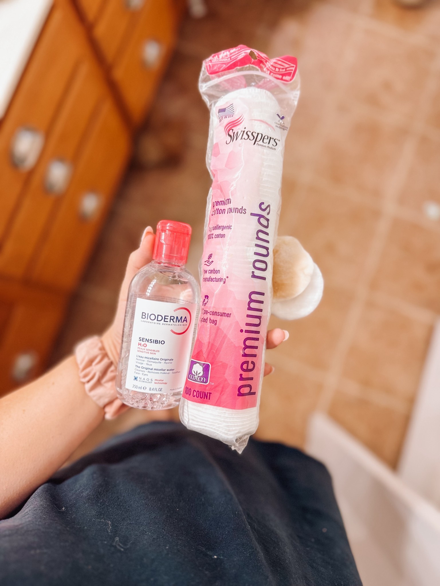 Double cleansing changed my skin more than any “miracle” product ever did.

If you wear makeup, SPF, or live real life… washing your face once usually isn’t enough.

✨ Benefits of double cleansing:
• Removes makeup, sunscreen, oil, and buildup completely
• Prevents clogged pores and congestion
• Helps reduce breakouts and blackheads
• Allows serums + moisturizers to actually absorb
• Leaves skin cleaner, brighter, and more balanced — not stripped

First cleanse = breaks down the gunk
Second cleanse = actually cleans your skin

Since I started double cleansing at night, my texture has improved, my pores look smaller, and my skin finally feels clean instead of tight or irritated.

Simple habit. Big payoff.

🧴✨


#LTKBeauty #LTKselfcare #LTKmomlife