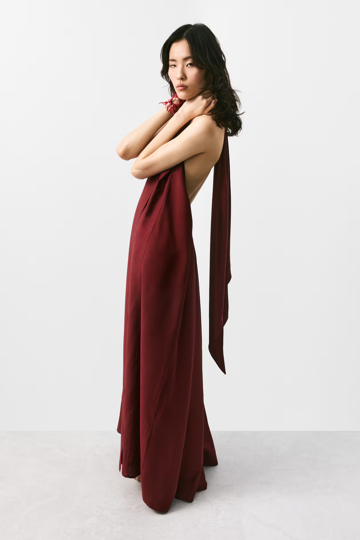 Maxi halterneck dress | H&M (US + CA)