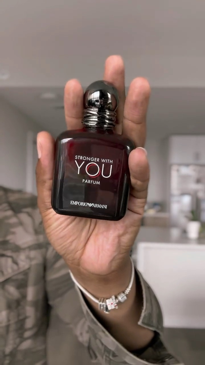 Warm, spicy, unforgettable. Armani Stronger With You Parfum blends chestnut, vanilla, and spice for a scent that sticks with you—in the best way.

#GiftedbyArmani #strongerwithyou
Shop here: https://obvs.ly/francisleebaker4
@armanibeauty