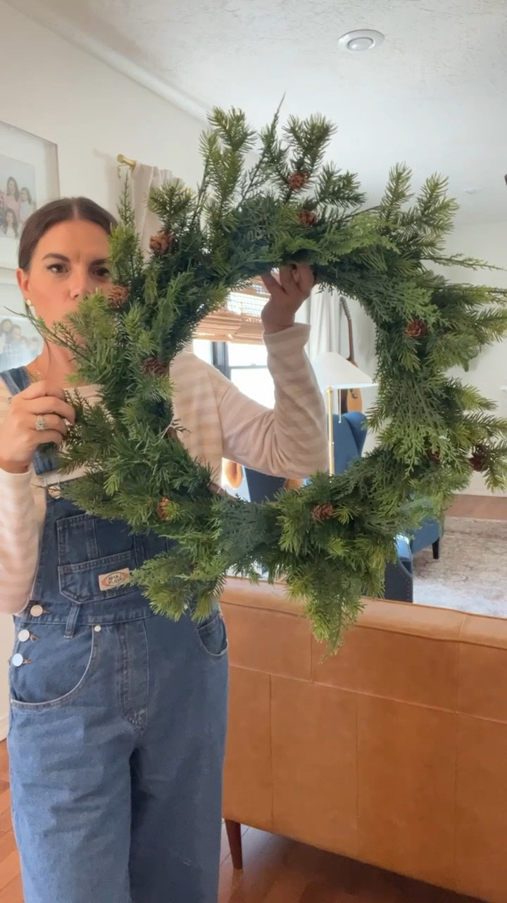 Holiday decor, wreath, garland

#LTKHoliday #LTKhome #LTKSeasonal