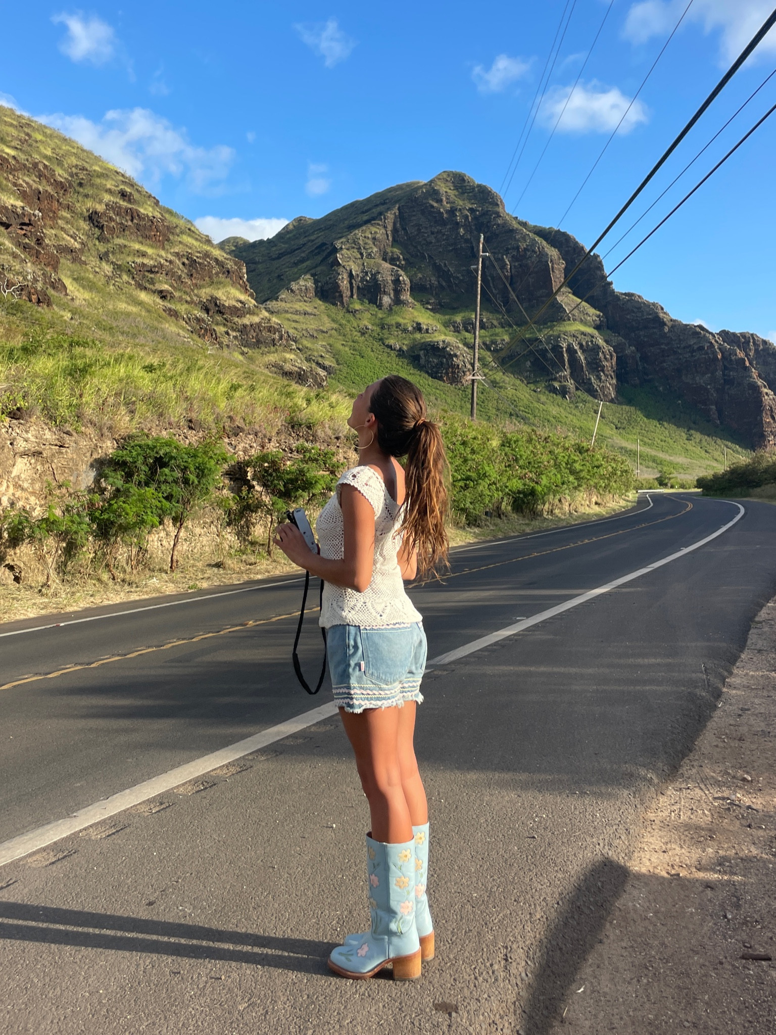 These boots are everything to me 🩵🌼