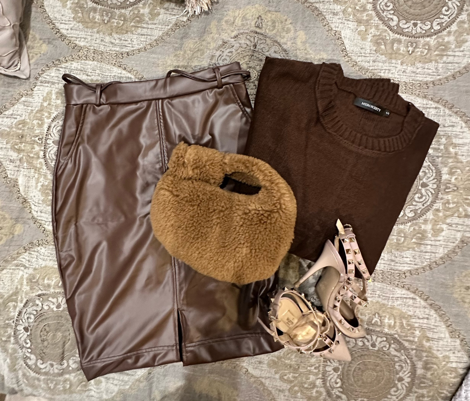 monochrome brown outfit

#LTKstyletip #LTKfindsunder50 #LTKSeasonal