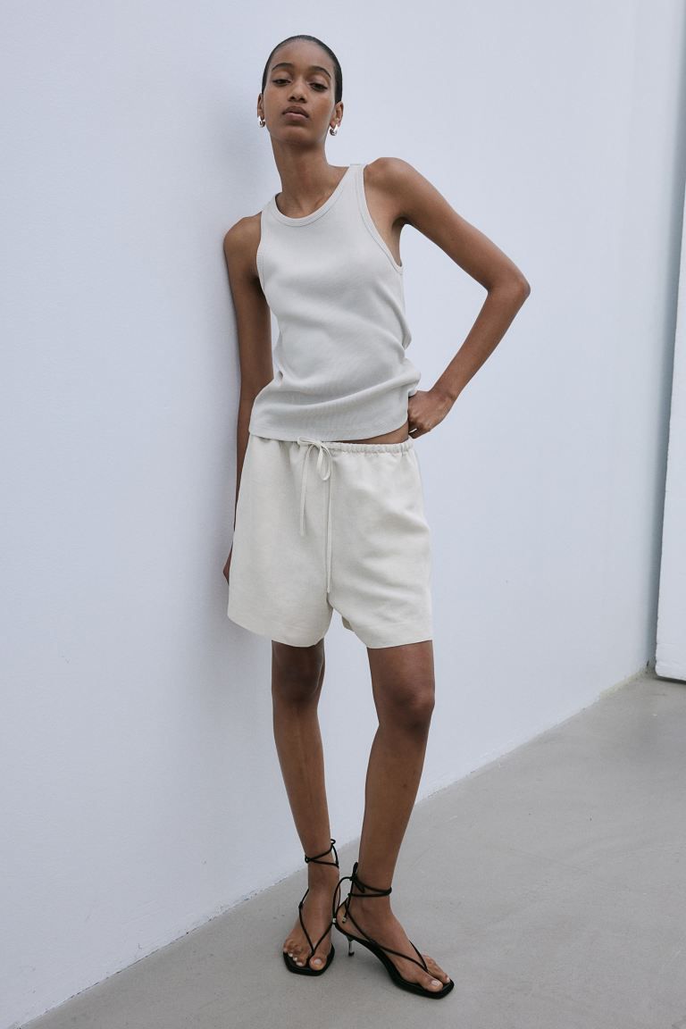Linen-blend Pull-on Shorts - Natural white - Ladies | H&M US | H&M (US + CA)
