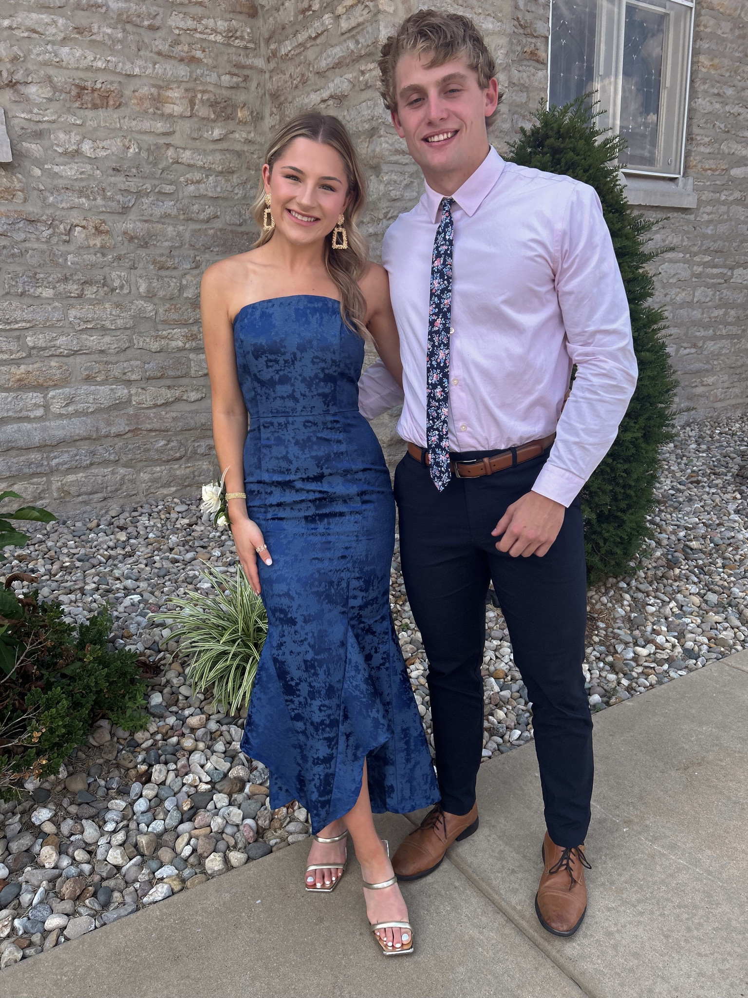 Wedding guest dress OOTD 🤍 This dress is such a steal! Only $25 right now! Selling fast! Great material, runs TTS! 

Long navy maxi dress 
Wedding guest dress 
Navy maxi dress with floral pattern 
Gold heels 

#LTKwedding #LTKstyletip #LTKunder50