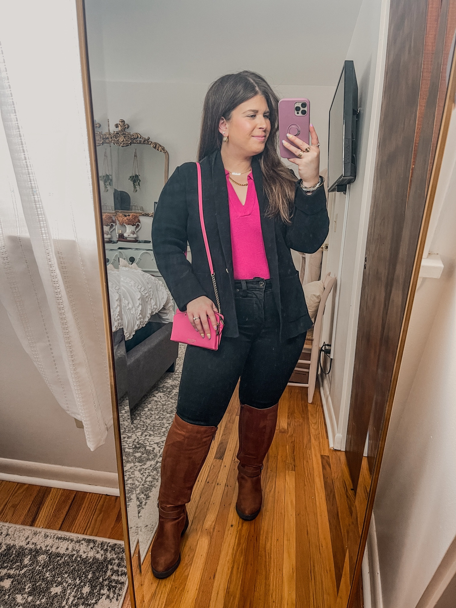 Hot pink for the win! Medium in bodysuit & small in blazer



#LTKfindsunder100 #LTKshoecrush #LTKstyletip