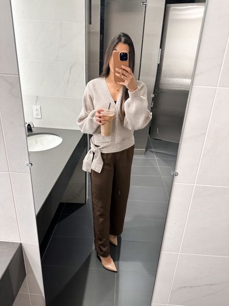 Wednesday cozy office look! ✨ got this wrap top during this years Nsale knowing I would love it for fall/winter! I love the oat color paired with chocolate brown work pants 🤎


Petite workwear, petite work look, 9-5 outfit, business casual outfit, smart casual outfit, petite business casual, petite smart casual, petite work outfit, petite work pants 

#LTKstyletip #LTKworkwear #LTKSeasonal