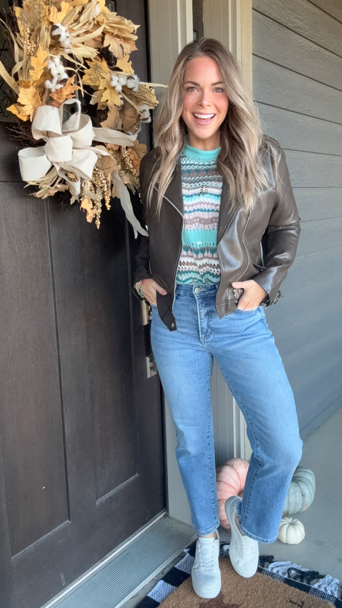 Medium tops sneakers tts  

#LTKSaleAlert #LTKSeasonal #LTKFindsUnder50