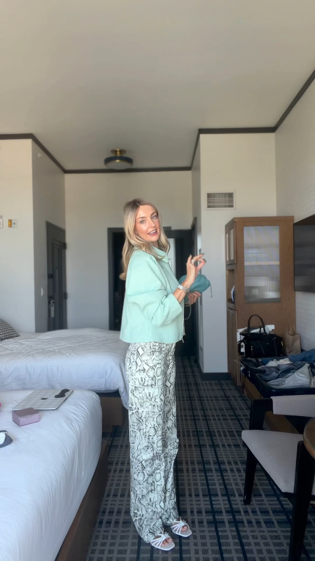 can you tell I’m obsessed with snake print this season even though I hate 🐍? This is my #LTKCon outfit that I wore on the second day of the conference when I needed to feel comfy but elevated. Wearing size S #falloutfit #zaraoutfit #snakepants #tealblazer @Zara pants and blazer @kohls necklace @DSW shoes @Vivrelle bag

#LTKgrwm #LTKdayinmylife #LTKNYFW