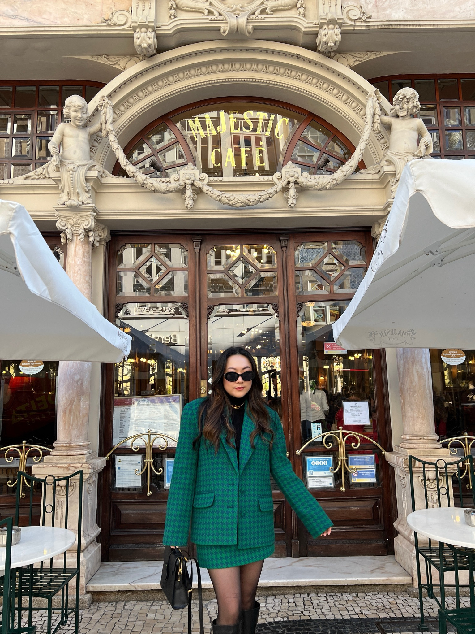holiday coffee shop vibes in portugal
