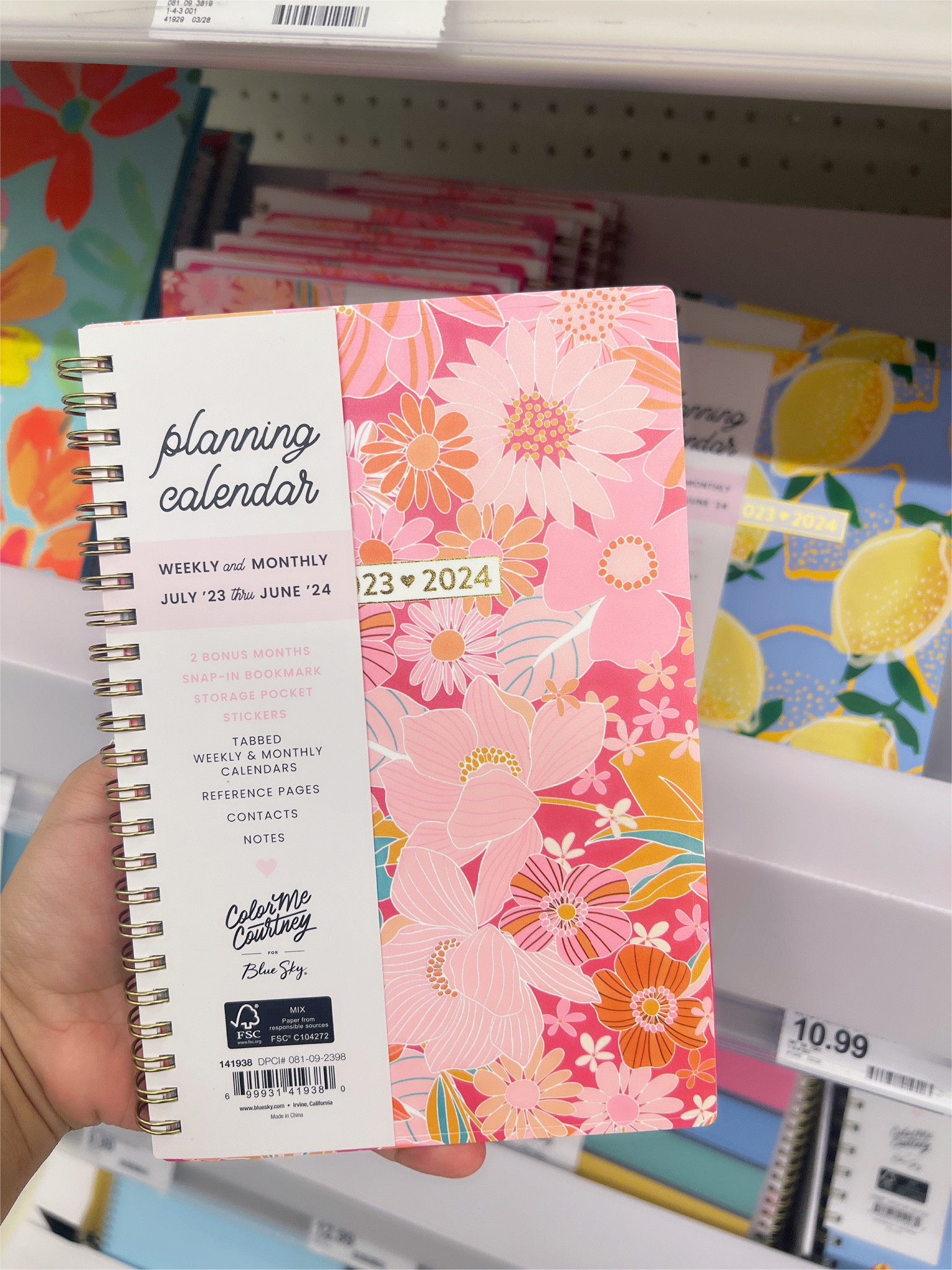 The prettiest planners. 🌸 
Peep the Lemons in the back! 🍋 

These are from Target! $10.99-$12.99

#planner #plannercommunity #calendar #monthly #weekly #target #targethaul #targetfinds #targetdeals #targetmom #bts #backtoschool #getorganized 

#LTKSeasonal #LTKBacktoSchool #LTKFind