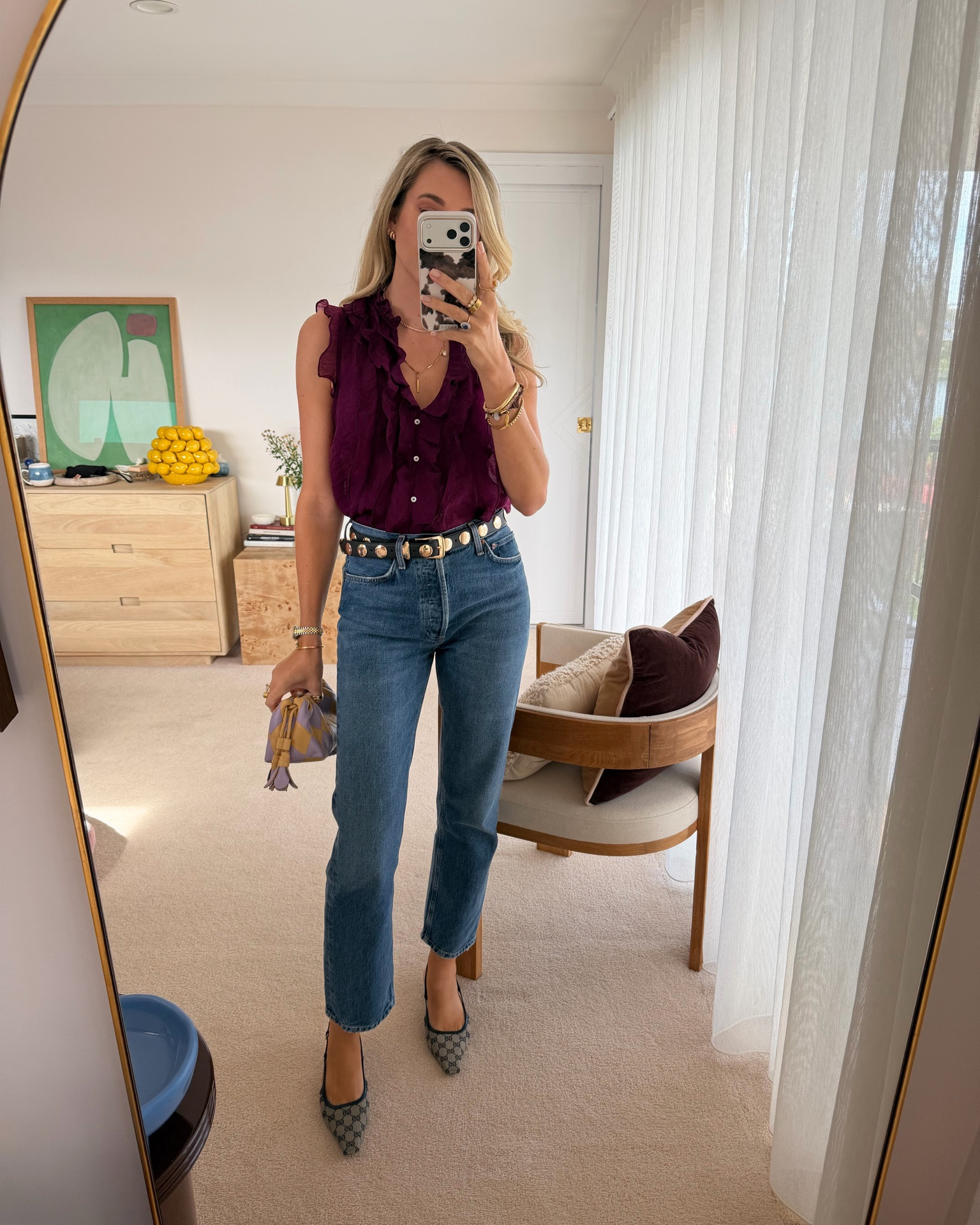 Sunday lunch outfit 

Holder 90’s inch waists jeans size 26 (size down in these)
Zara top
Zimmerman bag
Senso belt

#LTKstyletip #LTKpartywear #LTKdatenight
