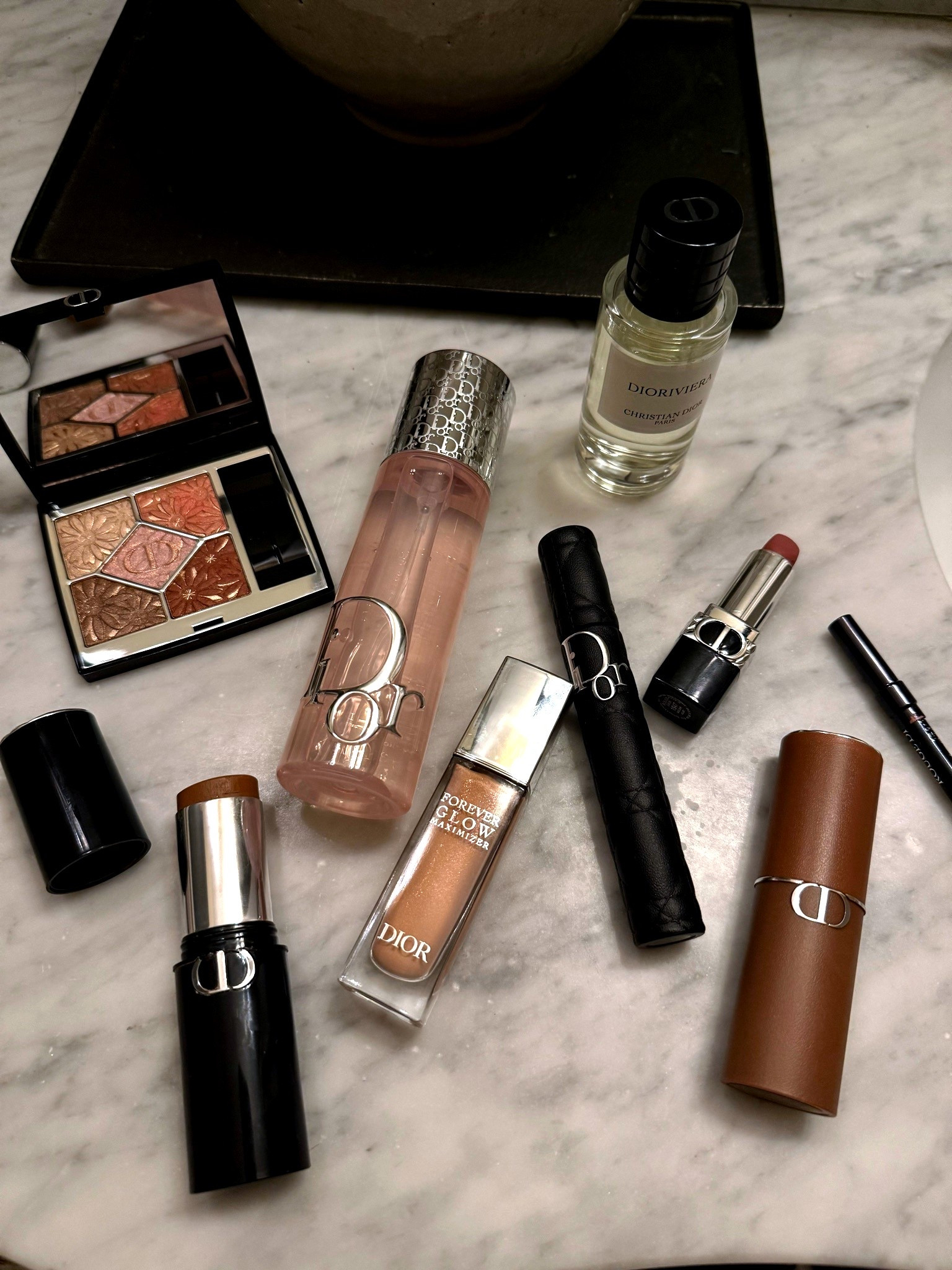 Tell me you’re a Dior addict without telling me you’re a Dior addict!

#LTKgrwm #LTKmorningroutine #LTKmomlife