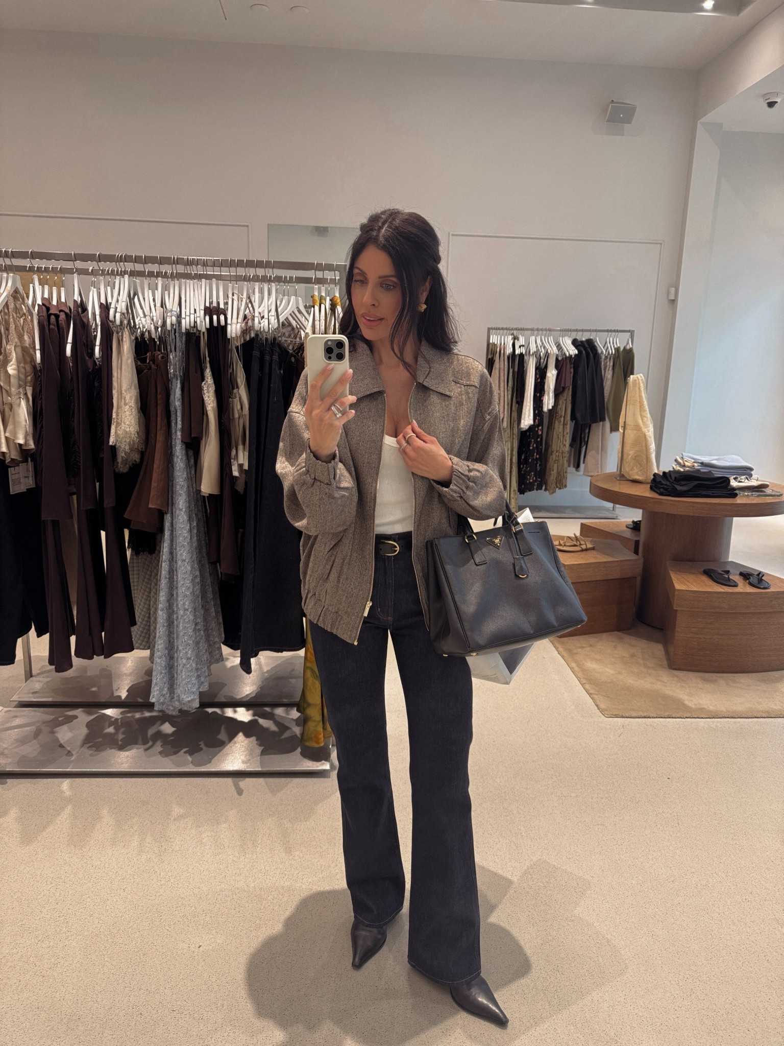 This chocolate brown tweed bomber has been on a very heavy rotation this week 🤎🤎
Bomber - 4 
Tank- small (fits small) 
Jeans- 25 

#LTKcanada #LTKsale