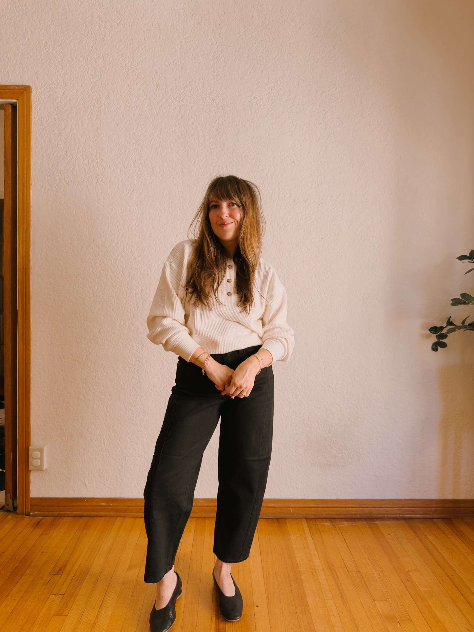 Size small in the top, size 6 in the pants 