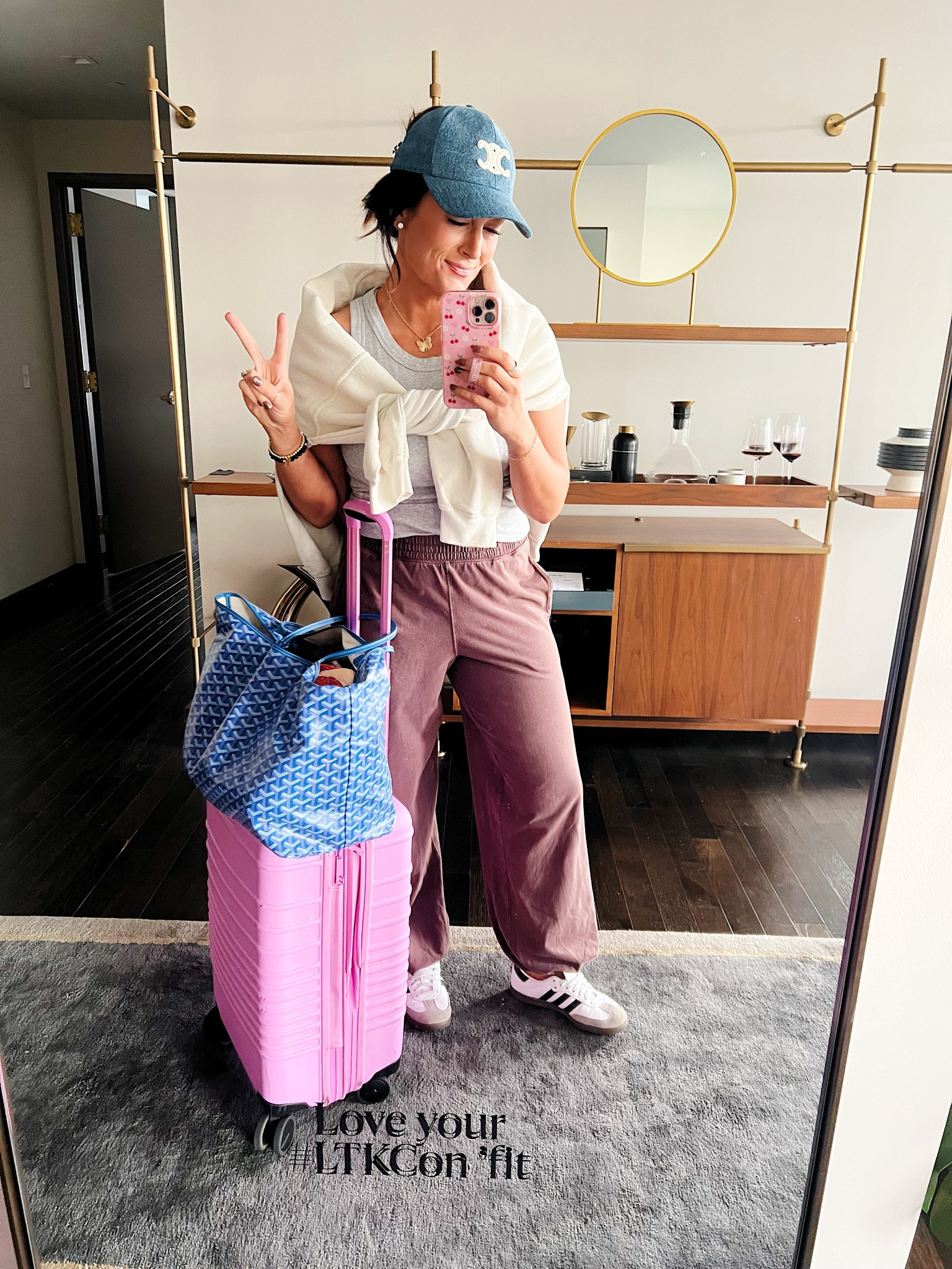 • medium tank 
• medium pants (goes with a set) 


#LTKCon #LTKTravel #LTKFindsUnder50