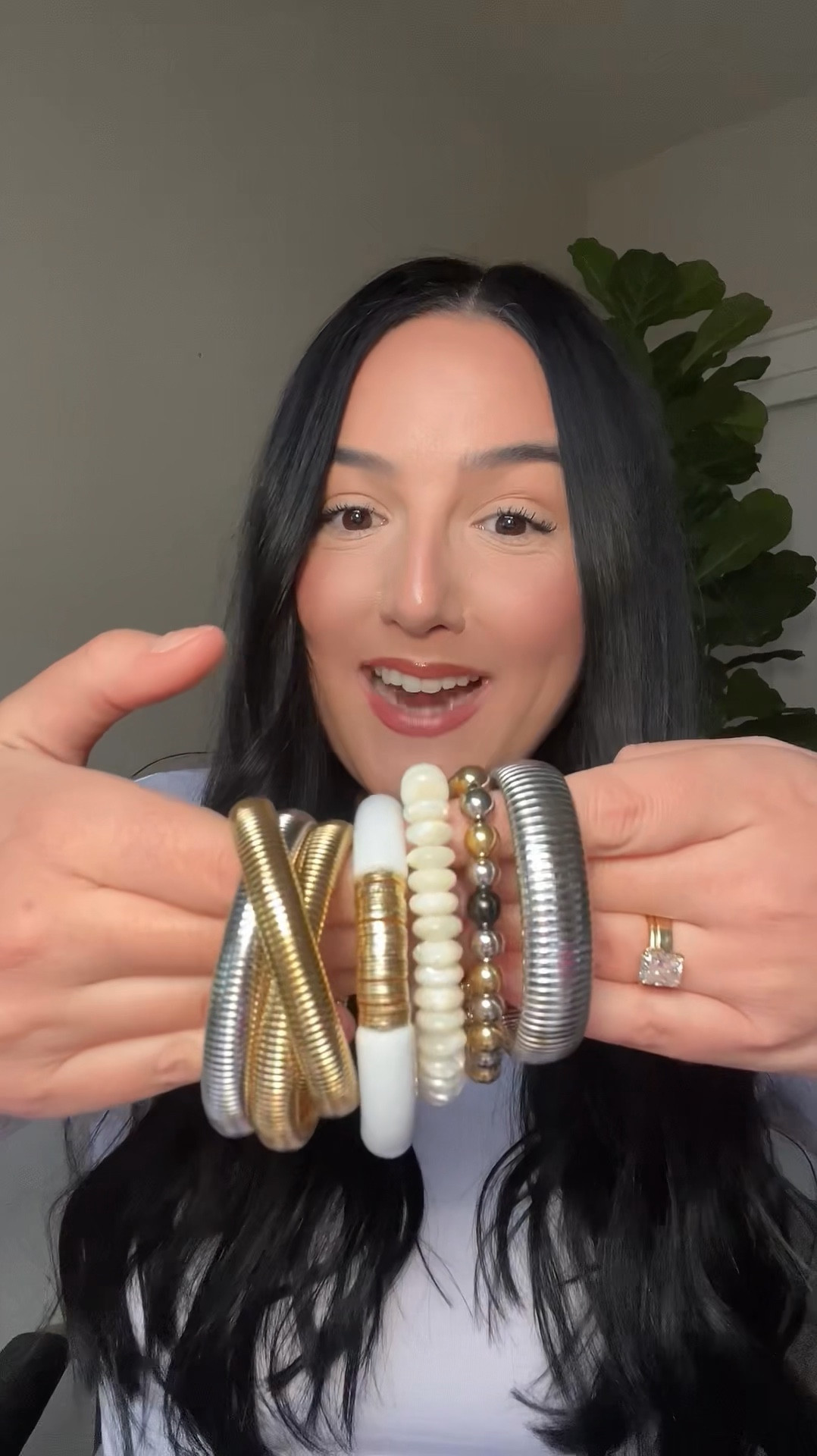 stunning bracelet stack ✨ 

Allie+Bess knows what they’re doing when it comes to gorgeous, high-quality jewelry! This is the “Whimsical Winter” stack that is part of their new holiday collection! Use code “KELLIE20” for a discount on their website! 

#LTKVideo 

#LTKHoliday #LTKGiftGuide