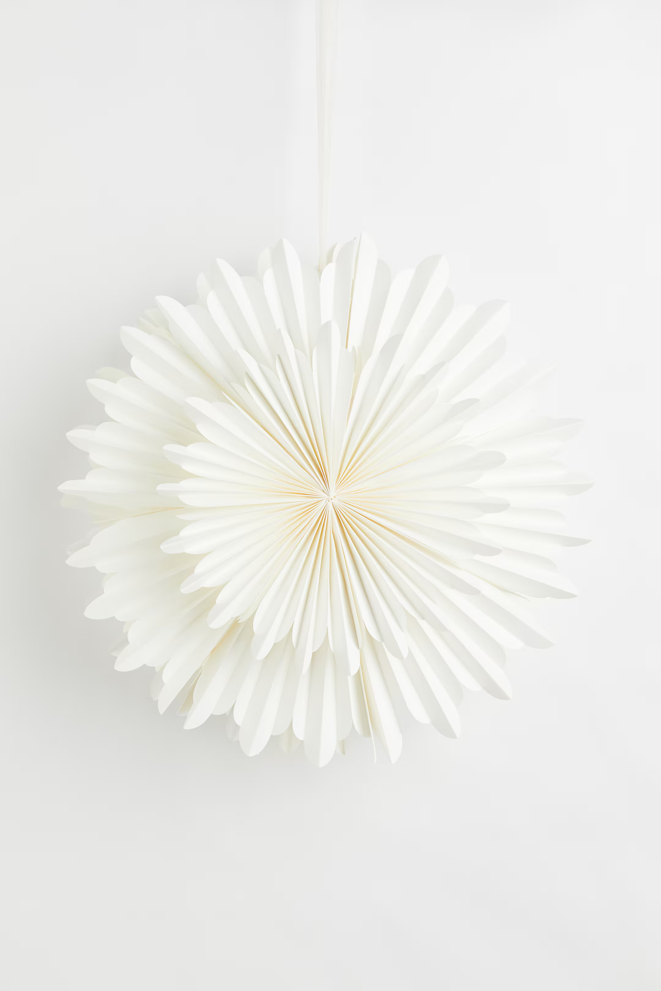 Sternförmiger Lampenschirm aus Papier - Weiß - Home All | H&M DE | H&M (DE, AT, CH, NL, FI)