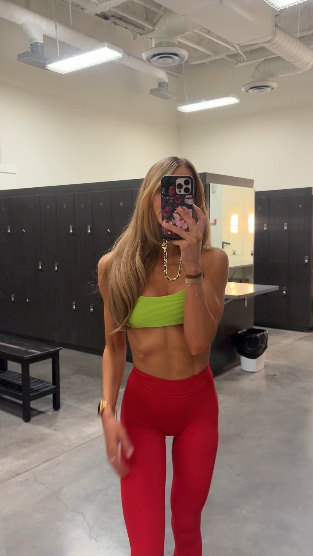 Christmas workout fit 

Bra xs
Leggings xs

#LTKActive