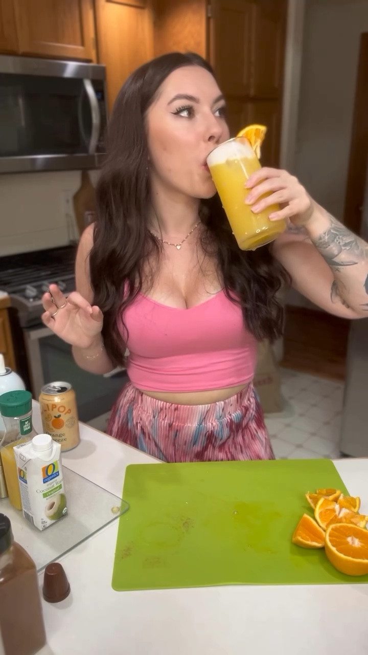Colada Twist Mocktail Monday skirt 

#LTKVideo #LTKFindsUnder100