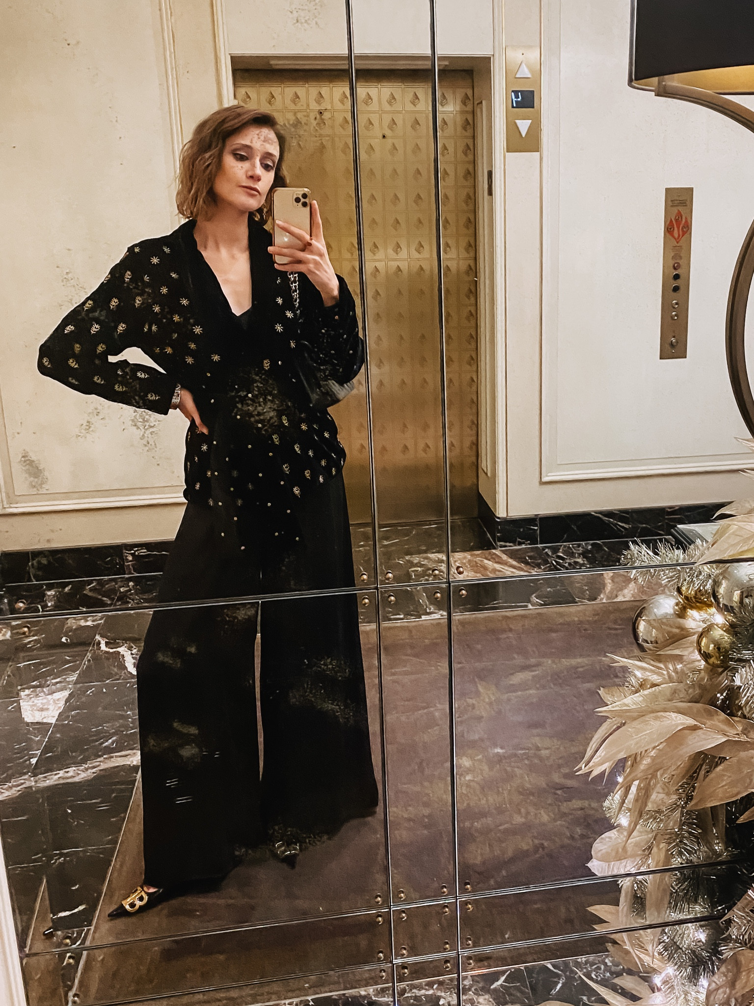 This is your sign to glam up your pj pants for NYE with a luxe velvet blazer and heels! This blazer was sold out but it’s now back in a few sizes! 

#LTKSeasonal #LTKstyletip #LTKHoliday