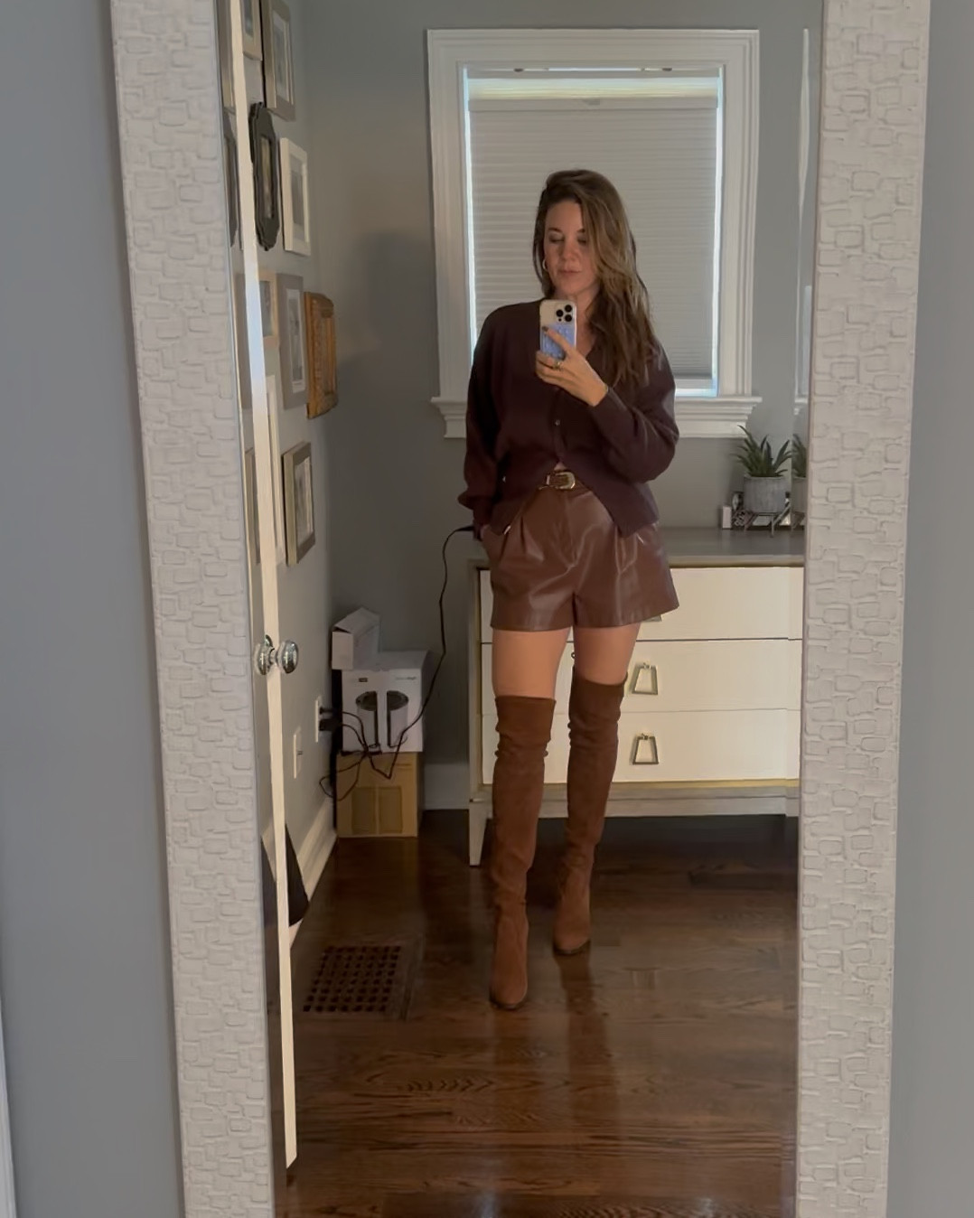 Monochromatic brown look for fall🤎🤎🤎

#monochromatic #commensehaul #overthekneeboots #pleathershorts #ootd #whatimwearing #howtodress
#fashionover40 



#LTKFindsUnder100 #LTKStyleTip #LTKOver40