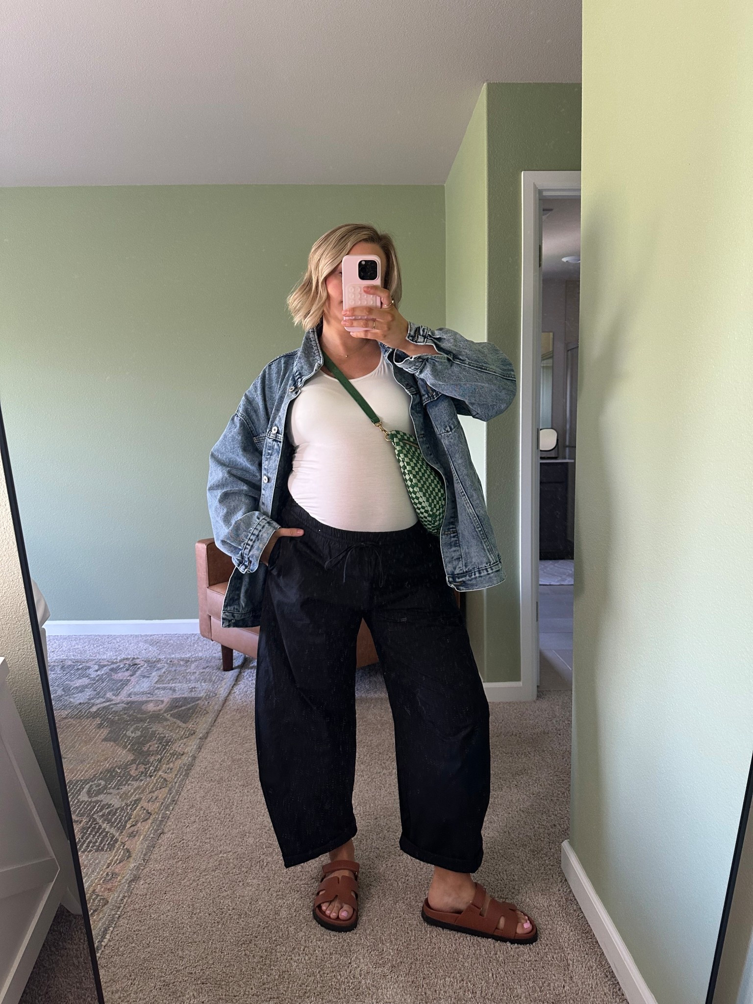 3rd trimester ootd 

wearing medium in pants, but could have gotten a small. Medium in tank and large jacket. Tank has a built in bra👏🏻👏🏻👏🏻👏🏻

#LTKStyleTip #LTKBump #LTKFindsUnder100