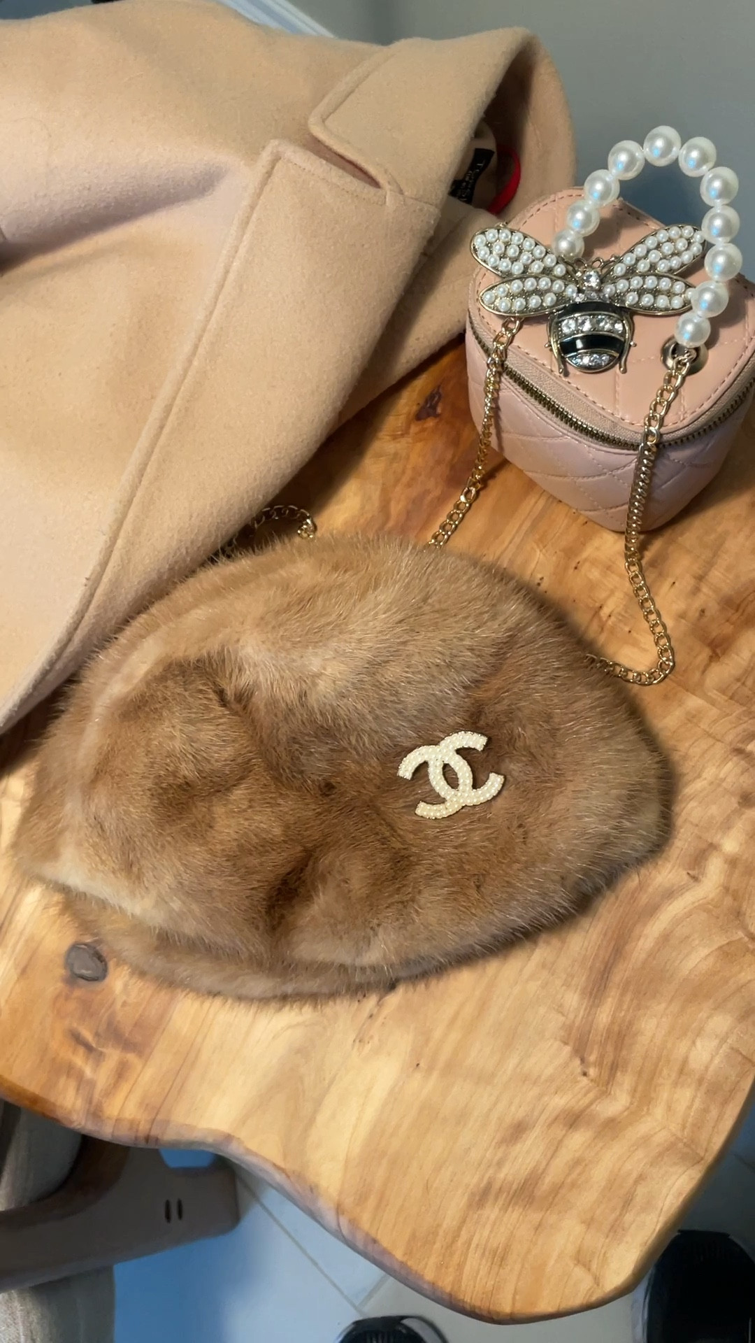 Join me live Wednesday 1/11 at 6pm PST on Pinterest TV for all the ways to style your brooches! We always have so much fun over there 🍾 Find the link to the episode on the blog under the ‘Pinterest TV’ tab!

#LTKstyletip #LTKfit