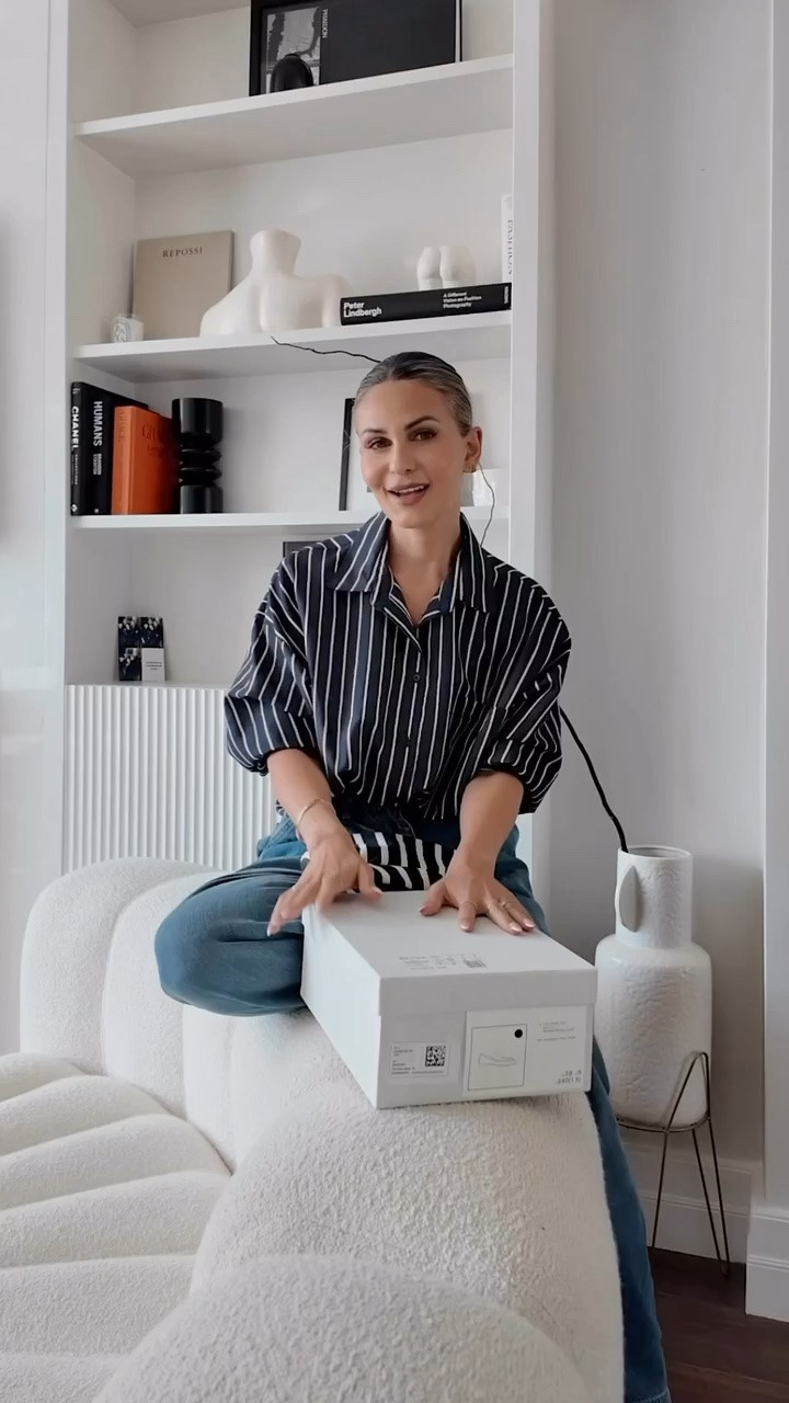Two must-haves every transitional wardrobe needs!
Top I'm wearing is size small - true to size and generous.
And shoes are also true to size - perfect fit!

#LTKuk #LTKautumn #LTKeurope