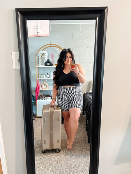 She’s a travel girlie ✈️🧳

#LTKtravel #LTKitbag #LTKcurves