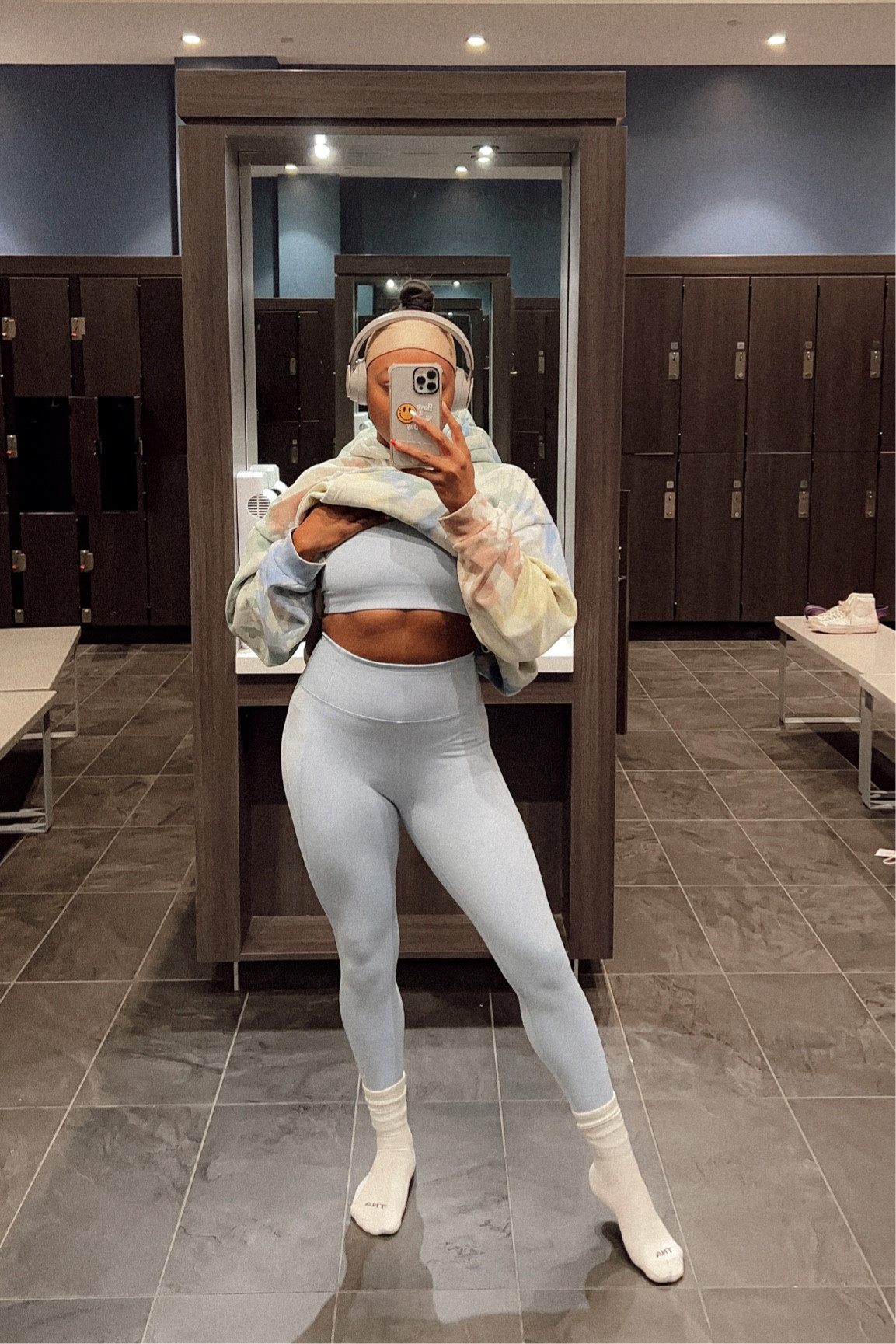 today’s workout fit, feeling blue 🦋. high waist compression leggings and sports bra from Girlfriend Collective. 

Use code: ‘GFC25AMANI’ for $25 off your first order 

Leggings (m)
Sports bra (s)

#LTKshoecrush #LTKfit