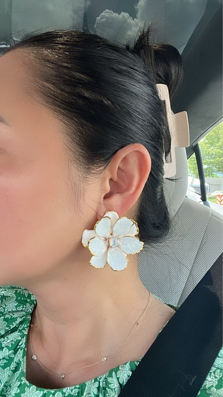 Prettiest oversized earrings!  I’m obsessed with the look of these!  So perfect for spring and summer outfits.


Anthropologie, jewelry 

#LTKstyletip #LTKunder100