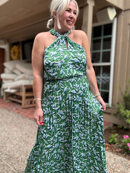 Walmart spring dress! Stress is perfect for traveling on your summer vacation. It will not wrinkle or take up too much space in your suitcase.



#LTKOver40 #LTKSeasonal #LTKMidsize