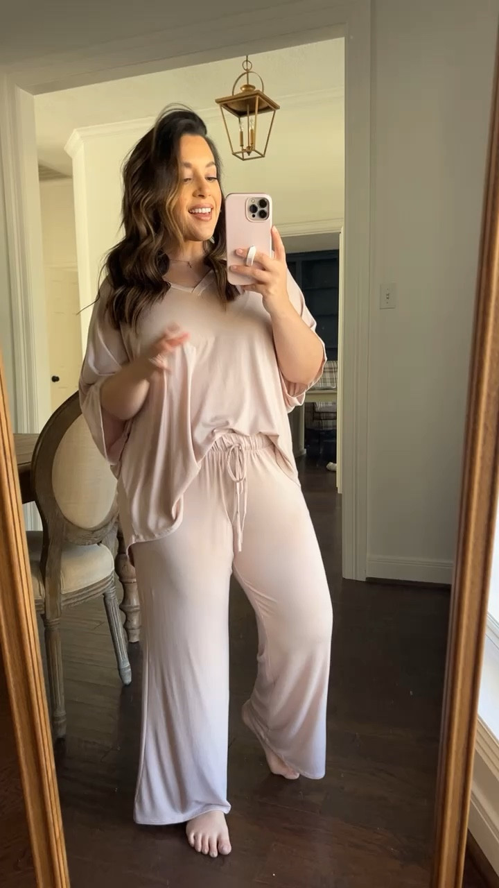 Comfortable lounge maternity set! Comes in so many colors & perfect for after baby arrives as well!

#LTKbaby #LTKVideo #LTKbump