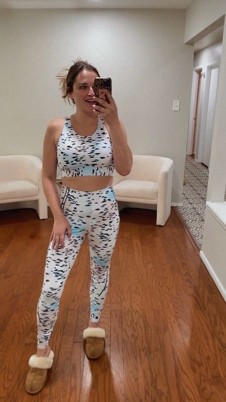 The tummy control on these leggings are 🤌🏻 I got a size medium in both the leggings & sports bra - for sizing reference, I’m a 34D and 5’5. 

Fabletics set - Fabletics try on haul - workout sets - yoga set - yoga outfits - fitness must haves - activewear sale - snow outfits - ski trip outfits - winter outfit ideas - travel outfits - airport outfit - outfits for moms - WFH outfit - Orangetheory - F45 fitness - Pilates outfit - running errands ootd - SAHM - mom must haves


#LTKVideo #LTKfitness #LTKtravel