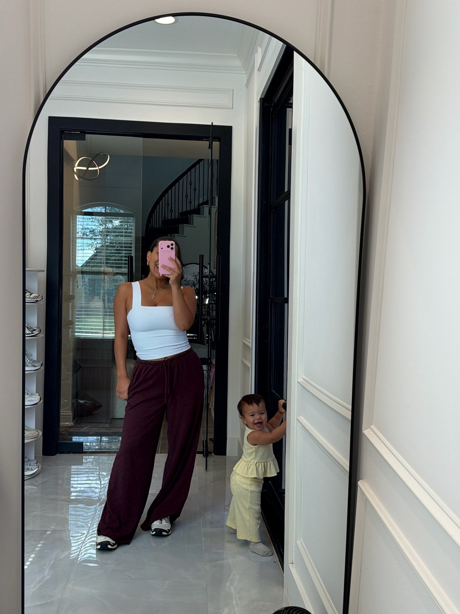 Mommy and baby errands OOTD- babygirl set sold out 

easy outfit 
Mom outfit 
Casual outfit 
Everday outfit 
Comfy outfit 
Babygirl 
 Aerie haul

#LTKmomlife #LTKootd #LTKgrwm