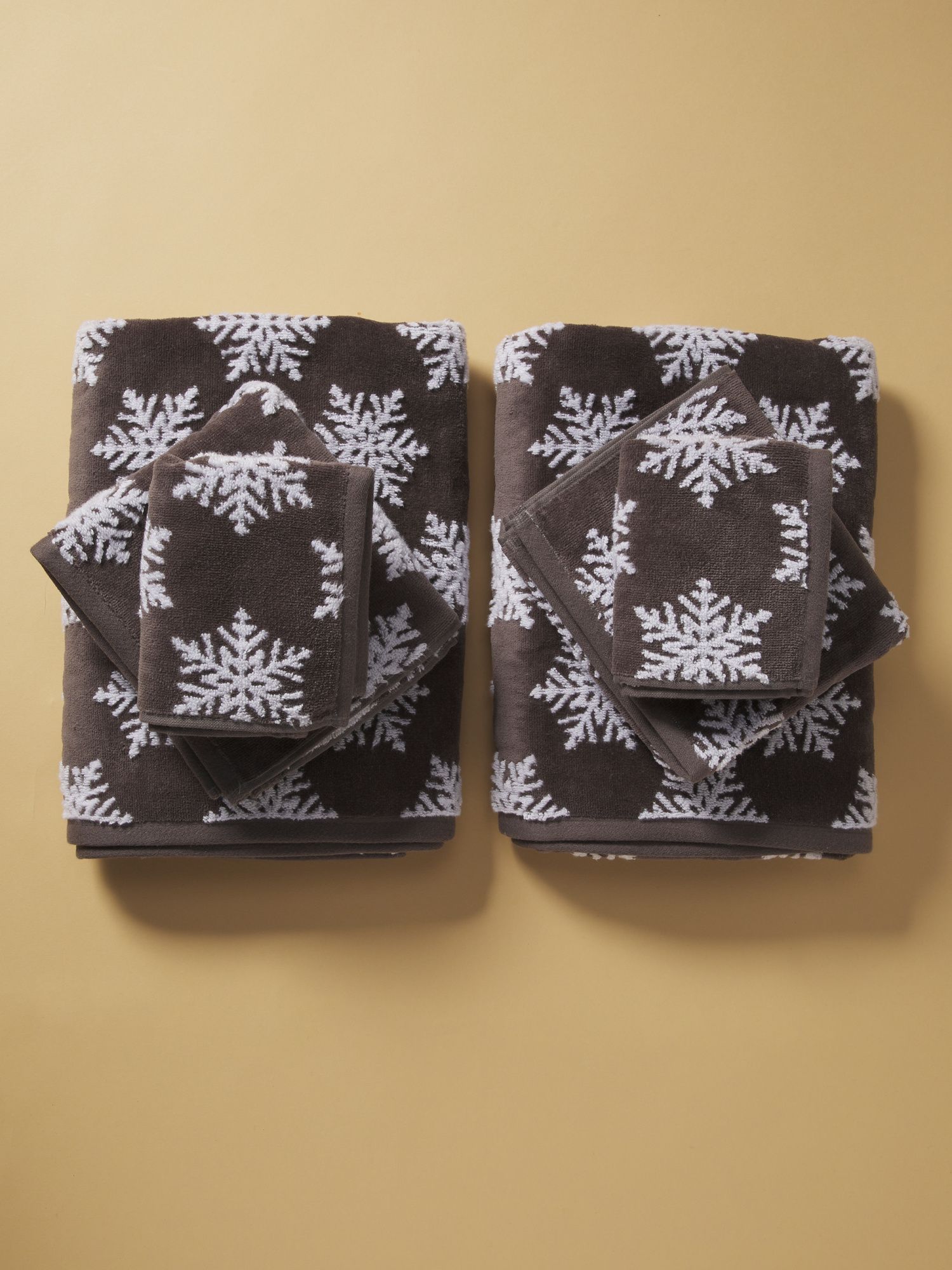 6pc Velour Snowflake Jacquard Towel Set | Holiday Decor | HomeGoods | HomeGoods