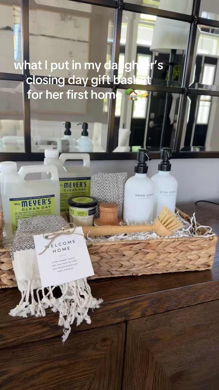 Neutral Kitchen Gift Basket for a Cozy Home 🤍

Created this simple, neutral kitchen gift basket for my daughter’s closing day, filled with everyday essentials that are both functional and beautiful enough to leave out on the counter.
I focused on soft textures, warm tones, and clean, minimal pieces to create that calm, lived-in feel from day one. Perfect for a housewarming or new homeowner gift 🤍

niche:
#ltkhome
#ltkstyle
#ltkgiftguide
#ltksalealert
#neutralhome
#cozyhome
#homedecorideas
#kitchendecor
#housewarminggift
#giftbasketideas