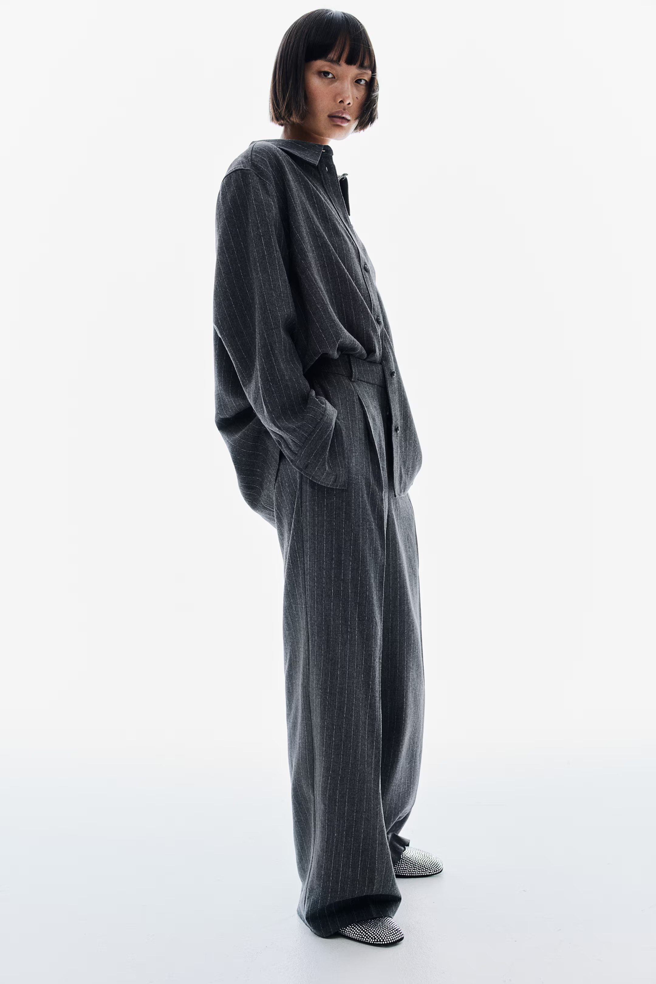 Loose-Fit Twill Shirt - Long sleeve - Long - Dark gray/pinstriped - Ladies | H&M US | H&M (US + CA)