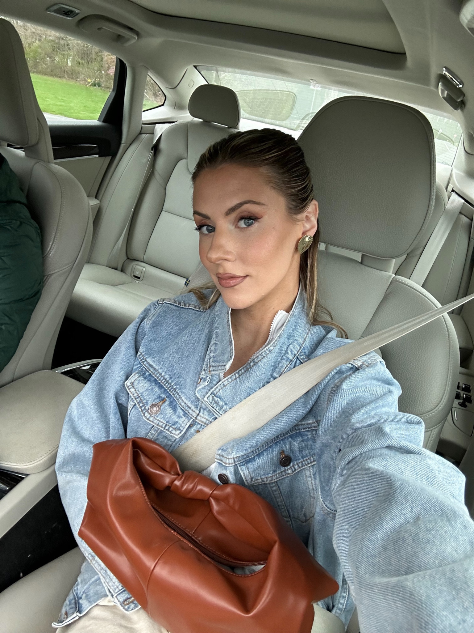 Spring Outfit , Travel Outfit ,  Jeans , Country Concert Outfit , Weekend Outfit , Spring Outfits , Jean Jackets, Oversized Jean Jacket , Dumpling Bag, Spring Bag, Brown Bag, Shoulder Bag , Amazon Finds , Amazon Jacket , Chestnut Brown Bag 

#LTKfindsunder50 #LTKSeasonal #LTKtravel