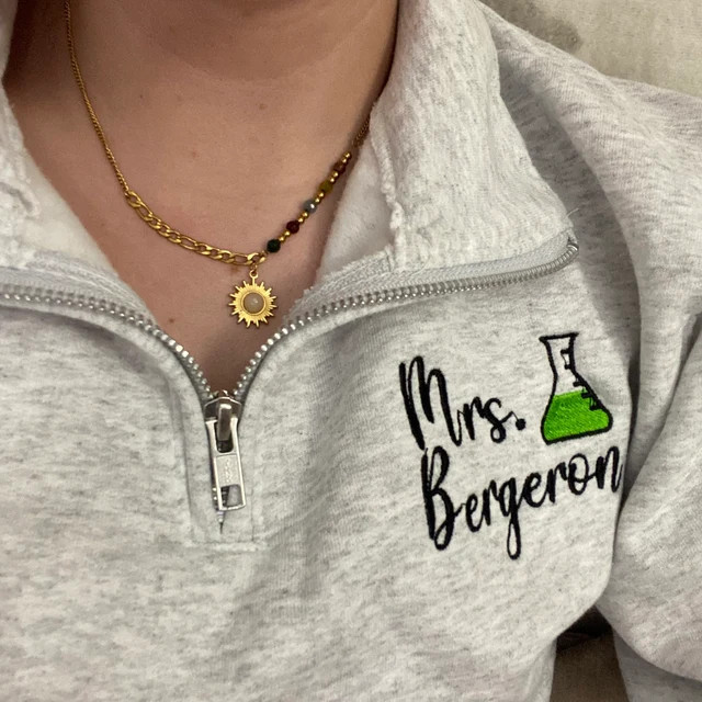 Cute Bow Embroidered Gemma Sweatshirt |  Dainty Bow Sweatshirt | Embroidered Bow Ribbon Trendy Sw... | Etsy (US)