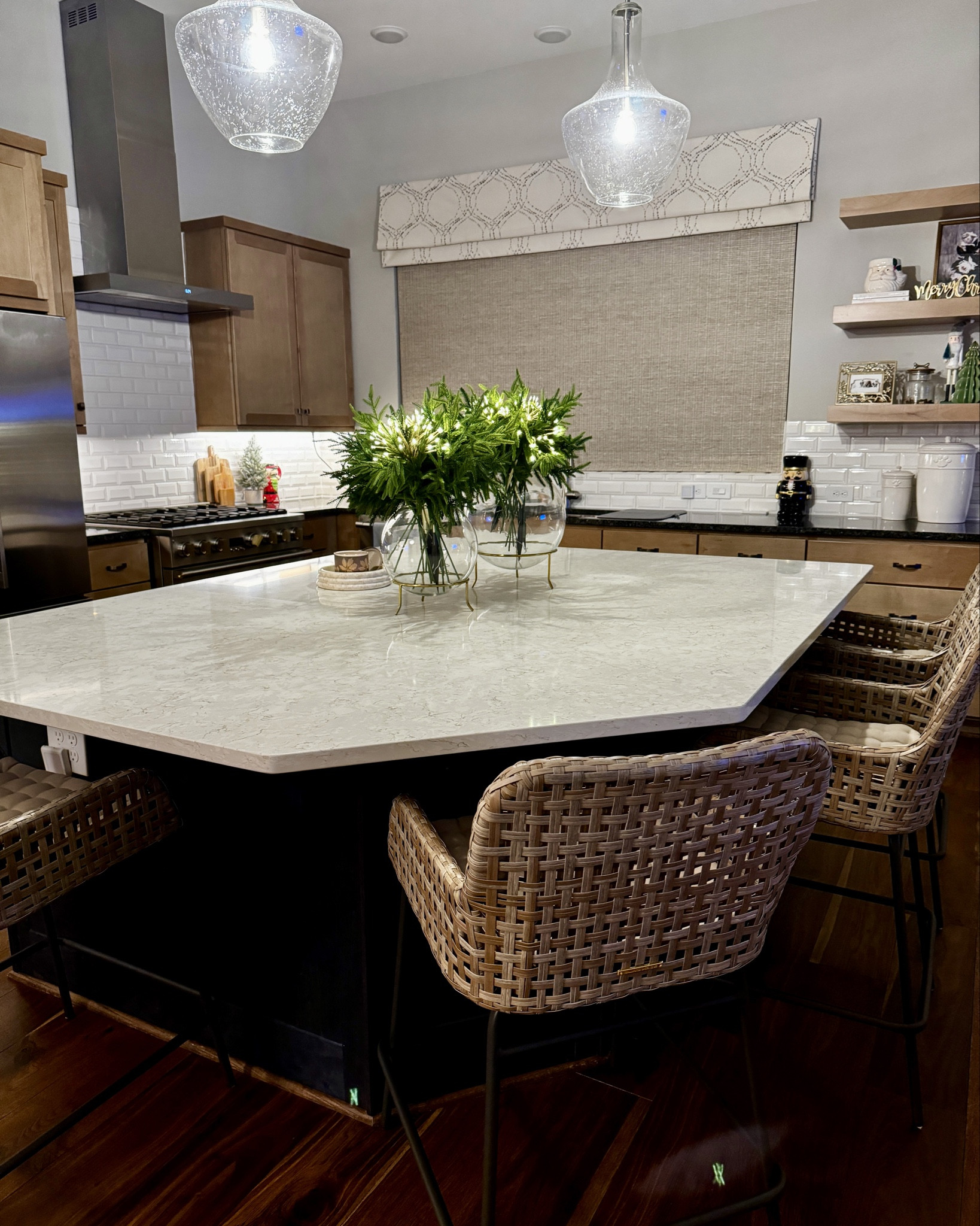 CYBER MONDAY SALE 🎉

Ballard Designs is 30% site wide. My barstools and the Eleanor vases are  two of my favorite home items. 

Wayfair is also having major Cyber Monday sales. The Baylone storage bookcase and sideboard (console) are the lowest prices I’ve seen all year long. 

#everypiecefits

Home decor 
Home decorations 
Furniture
Barstools 
Counter stools 
Living room 
Dining room 
Kitchen 
Holiday decor 
Christmas decor

#LTKHome #LTKHoliday #LTKCyberWeek