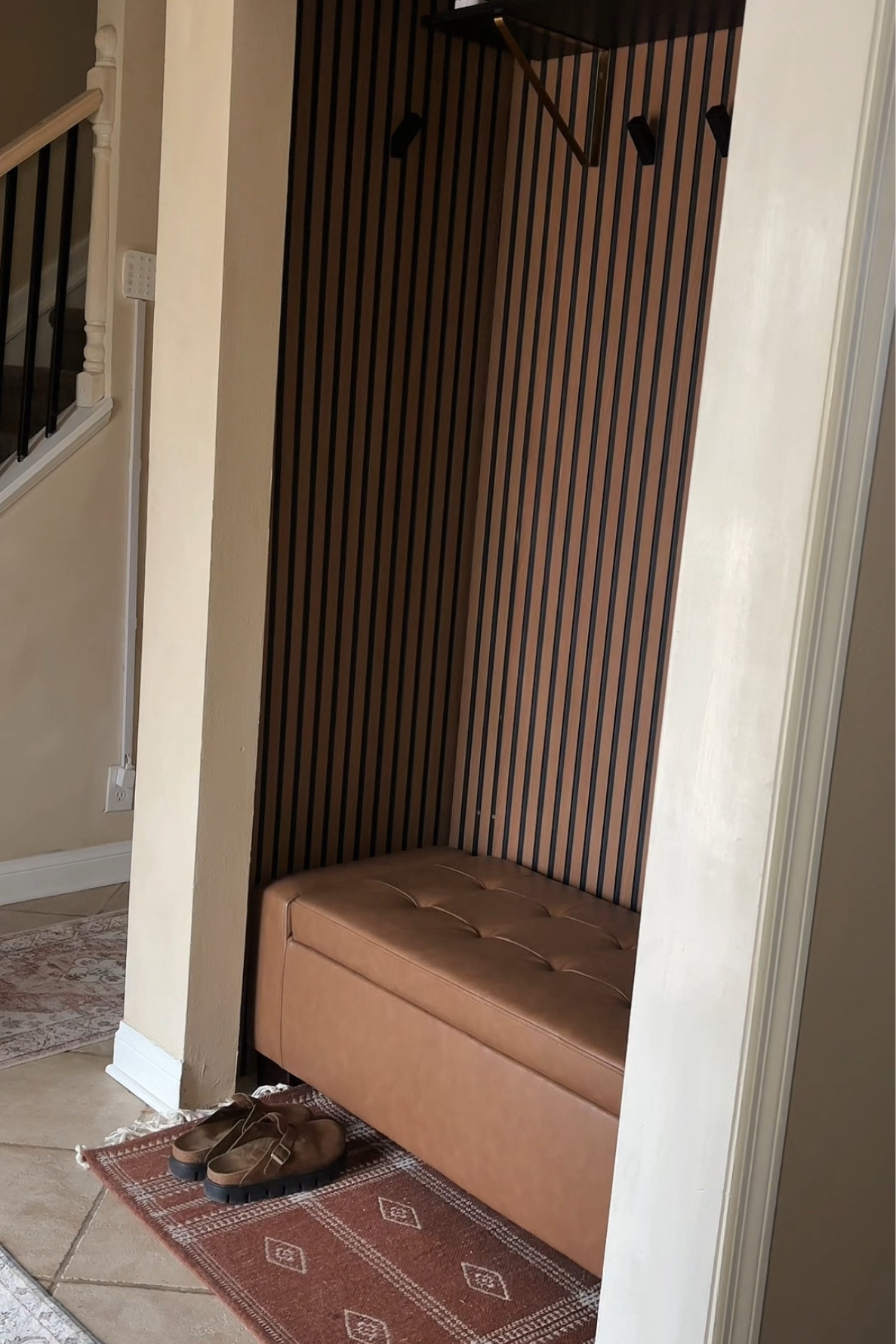 Entryway details 🤎

#homedecor #entryway #amazonfinds

#LTKU #LTKSaleAlert #LTKHome