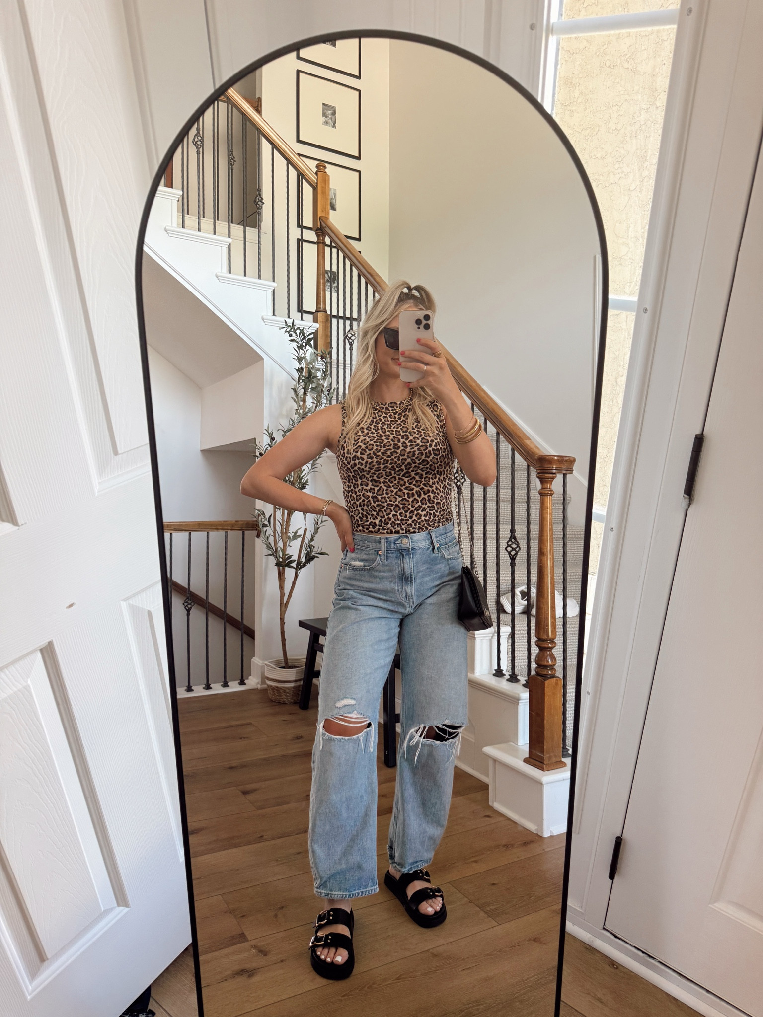 Gap barrel jeans // leopard high neck top // mom fashion // platform sandals // Steve Madden shoes // spring outfits // transitional style 