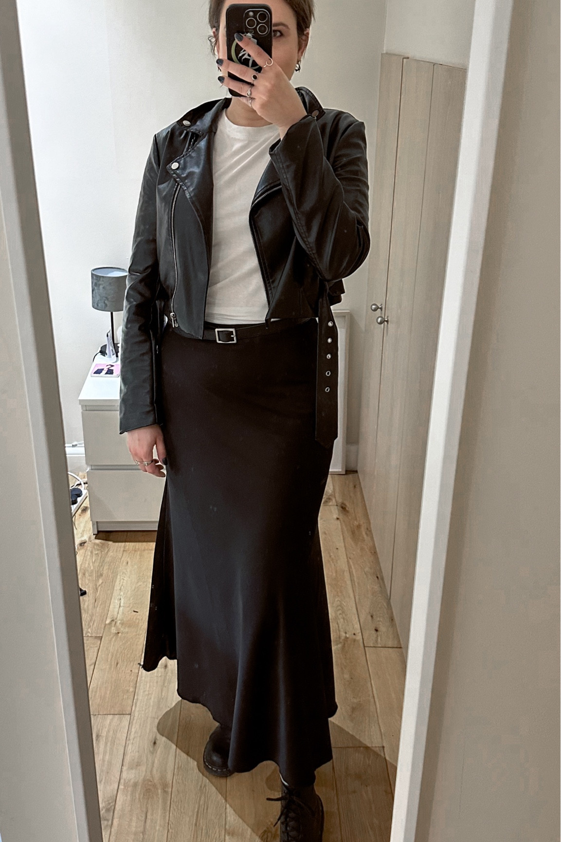 This is your sign to buy a mermaid fit satin skirt!

#LTKworkwear #LTKstyletip #LTKcurves