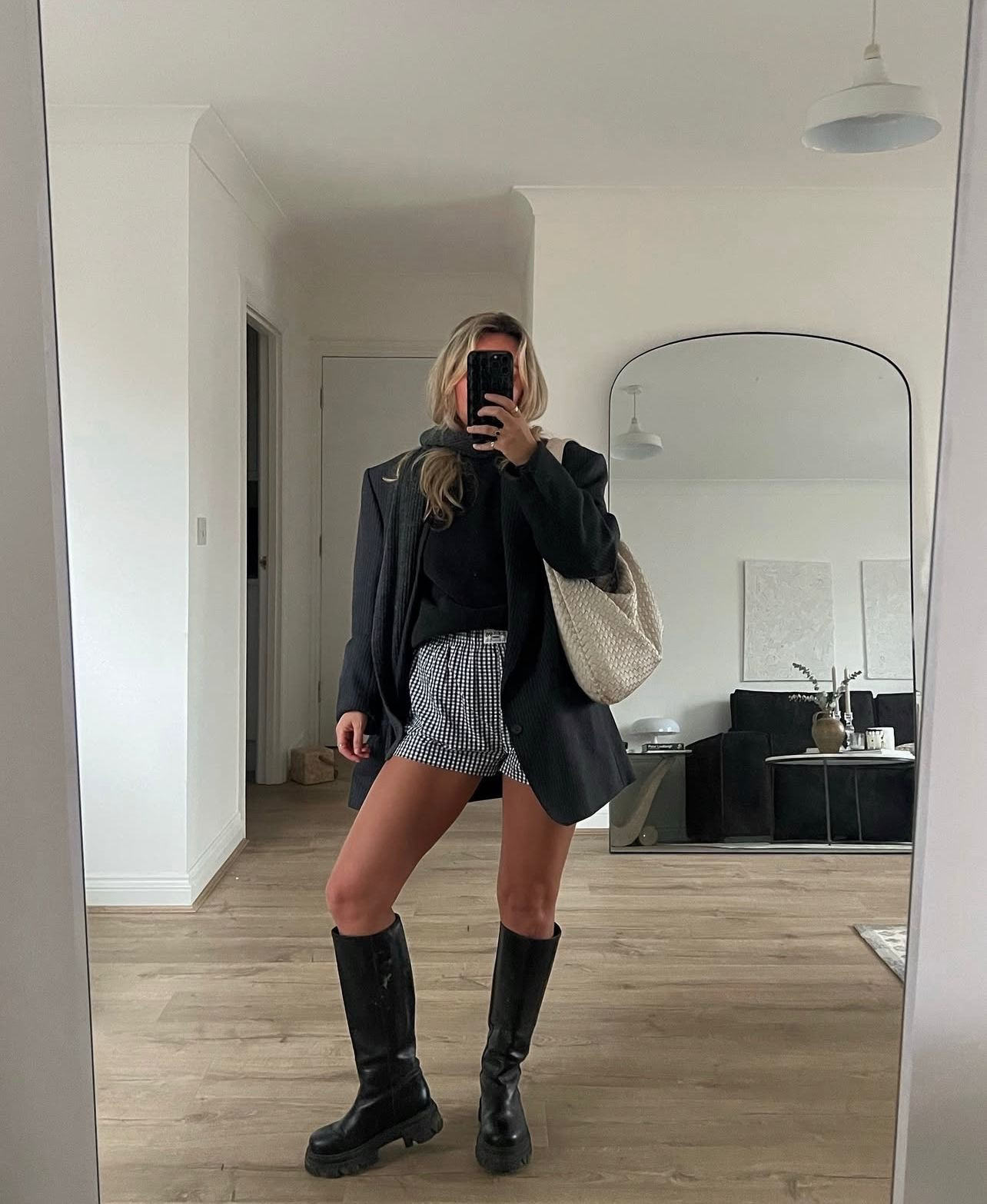 Shorts and boots ⭐️

#LTKuk #LTKeurope #LTKwinter