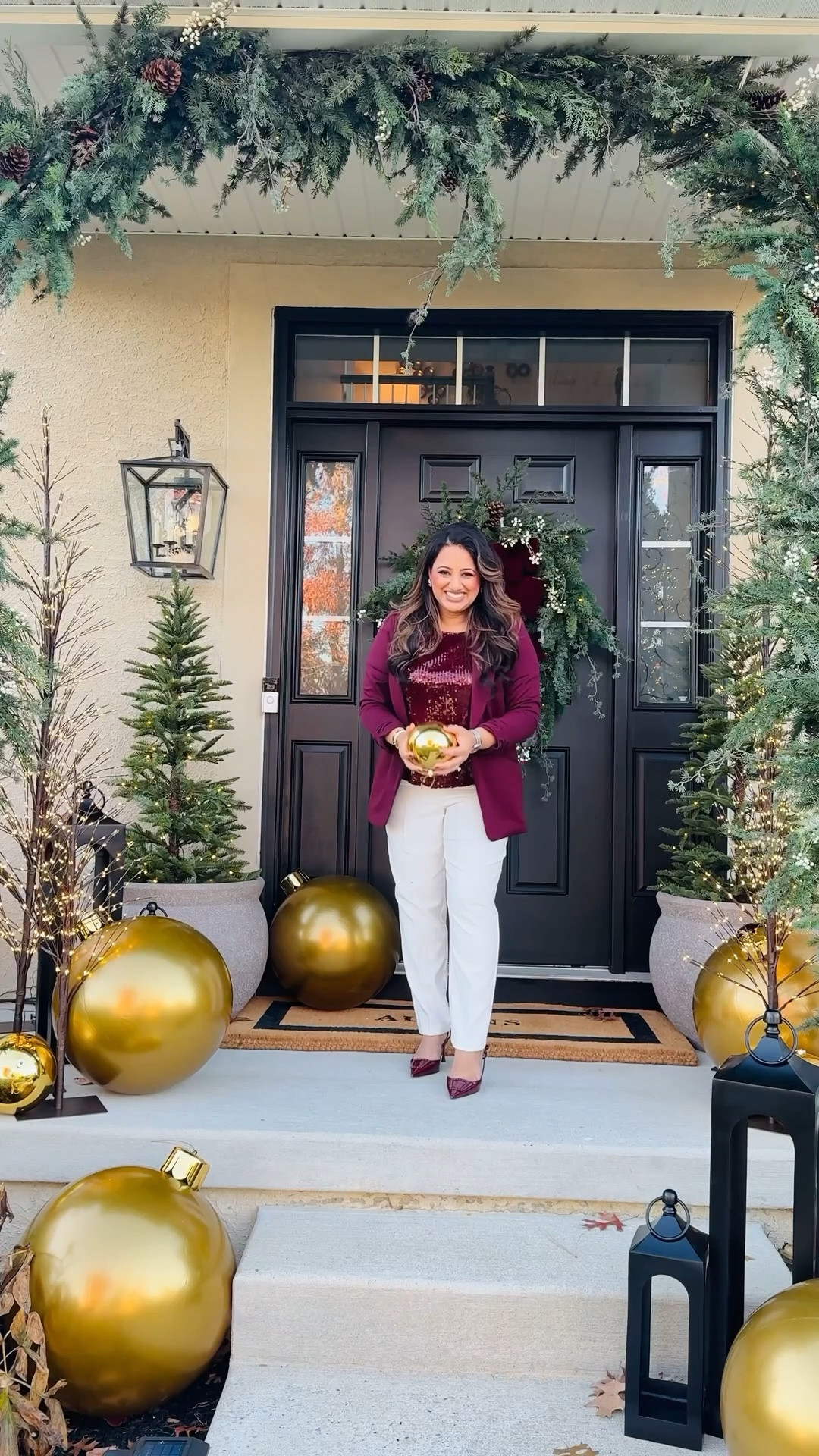 Classic Holiday front porch with Pottery Barn!!

Personalized holiday rug
Christmas front porch 
Christmas arched garland 
Ralph Lauren holiday 
Christmas decor 
Holiday front porch decor 
Inflatable ornaments for outdoor use 
Indoor outdoor elegant holiday decor 

#LTKHoliday #LTKGiftGuide #LTKSeasonal