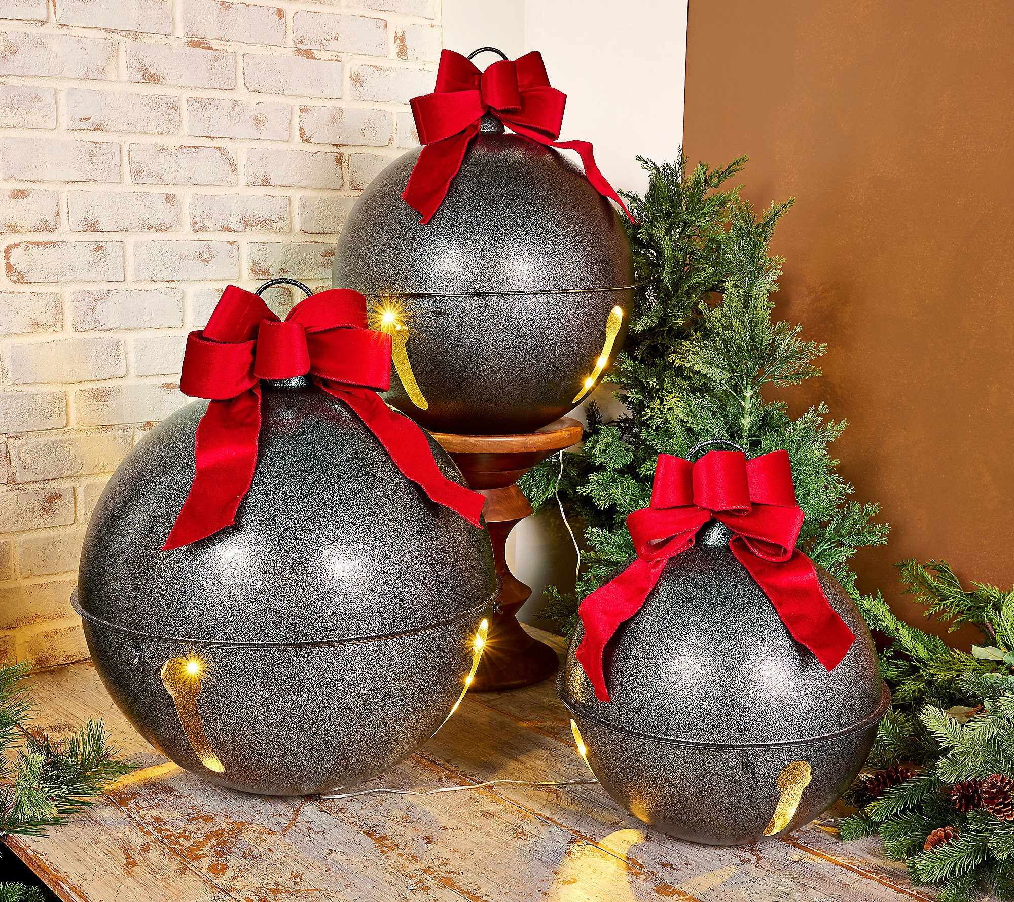 Kringle Express S/3 Oversize Lit Bells with Bows | QVC